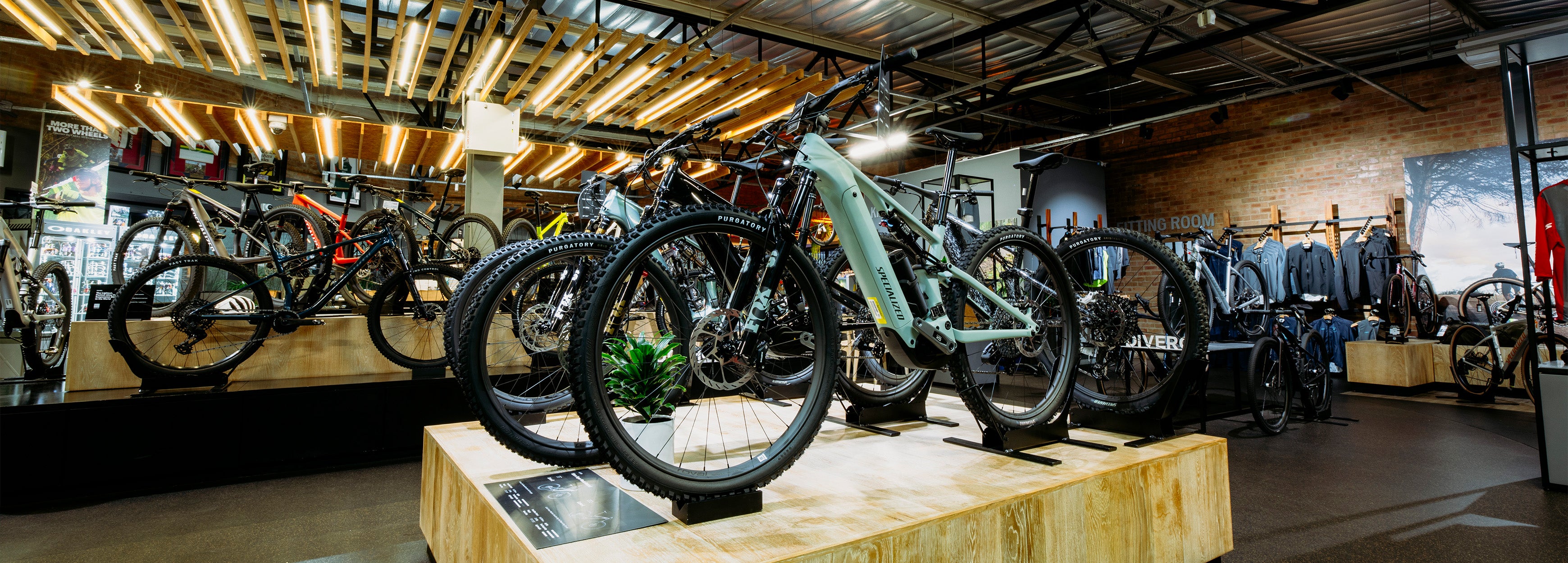 Lynnwood Cyclery storefront